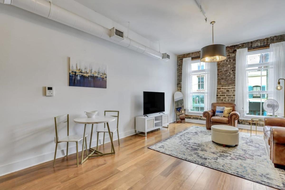 Lush Savannah Loft - Near Plant Riverside District Екстер'єр фото