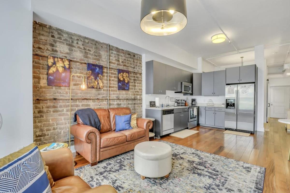 Lush Savannah Loft - Near Plant Riverside District Екстер'єр фото