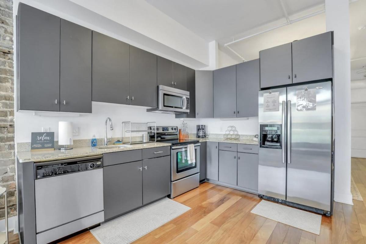 Lush Savannah Loft - Near Plant Riverside District Екстер'єр фото