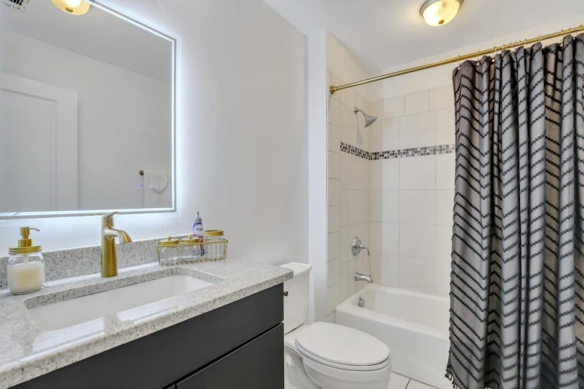 Lush Savannah Loft - Near Plant Riverside District Екстер'єр фото
