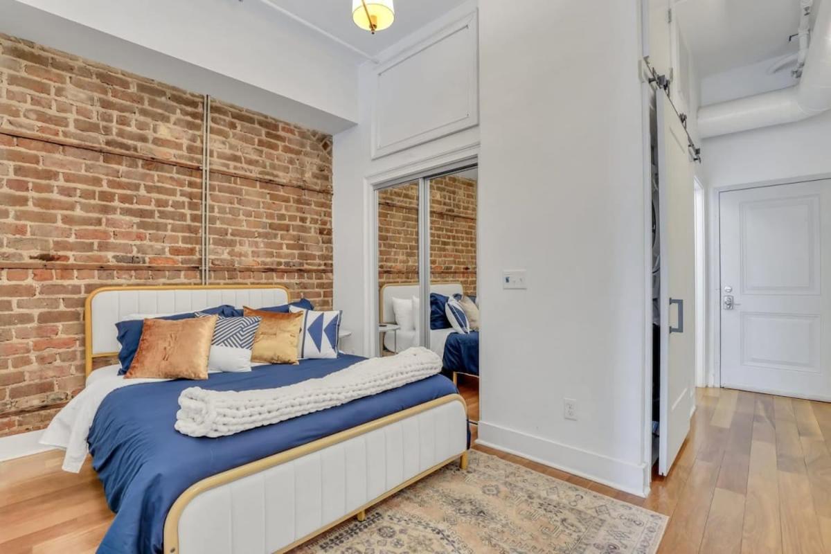 Lush Savannah Loft - Near Plant Riverside District Екстер'єр фото