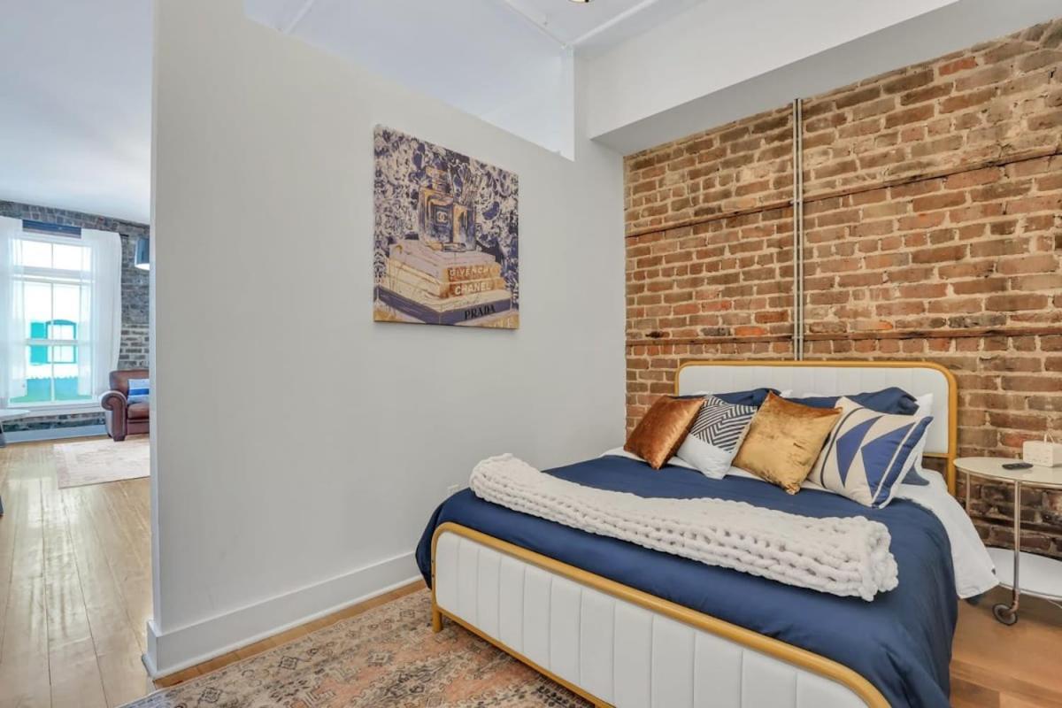 Lush Savannah Loft - Near Plant Riverside District Екстер'єр фото