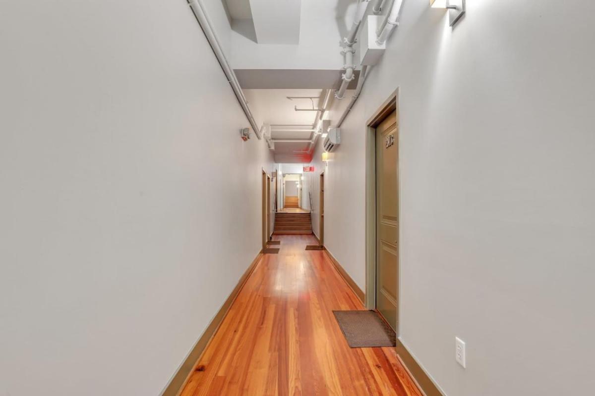 Lush Savannah Loft - Near Plant Riverside District Екстер'єр фото