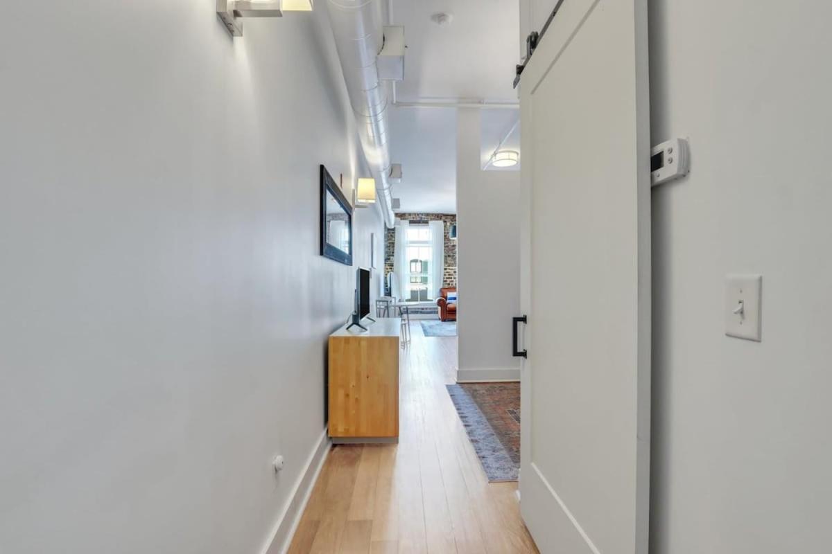 Lush Savannah Loft - Near Plant Riverside District Екстер'єр фото